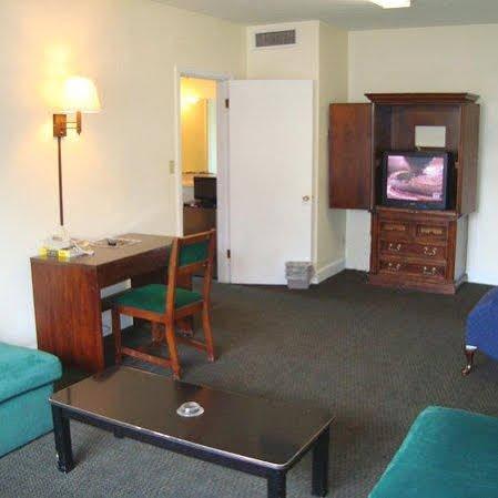 Town House Motel Tupelo Eksteriør bilde