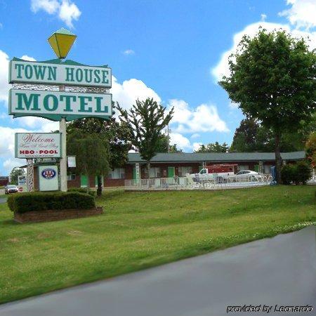 Town House Motel Tupelo Eksteriør bilde